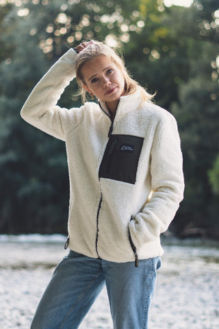 Outdoor Sherpa Plüschjacke Herren mit Tasche in Weiß/Olive.