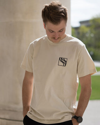 Unisex T-Shirt „Origin“ in Beige als Sommer Essential